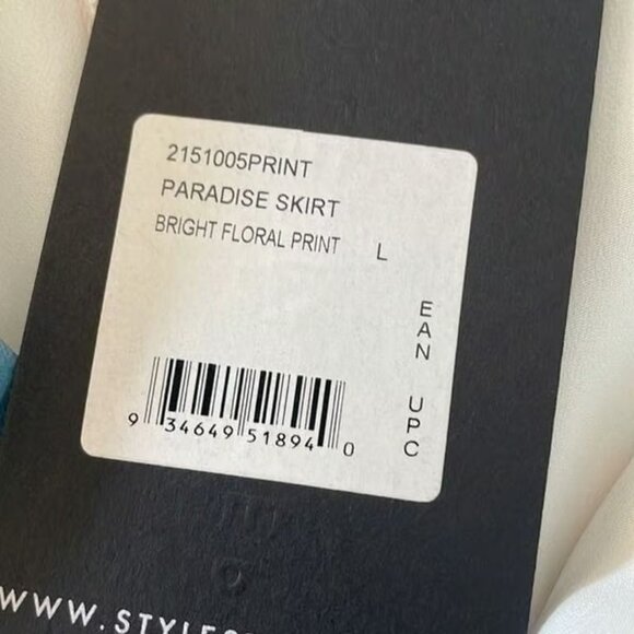 Style Stalker Paradise Skirt in Bright Floral Print - Picture 4 of 4